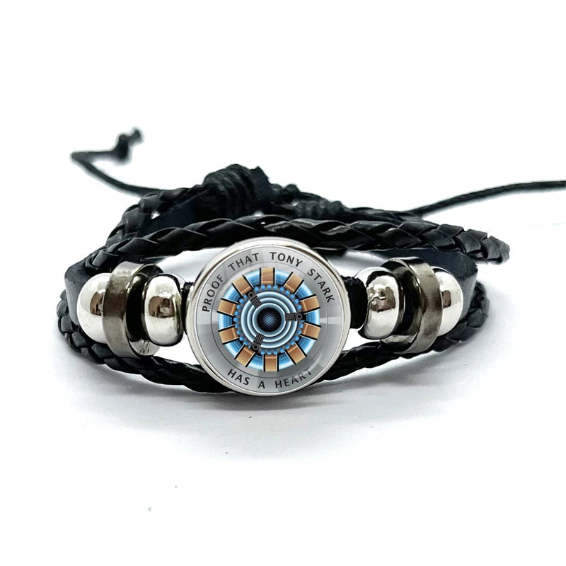 Pulsera de cuero trenzado con charm del corazón del héroe